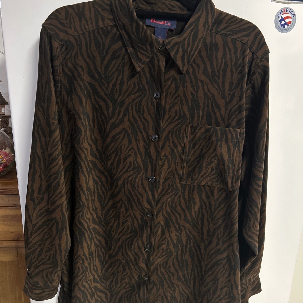 Denim & co blouse 1X animal print long sleeve button up collared top